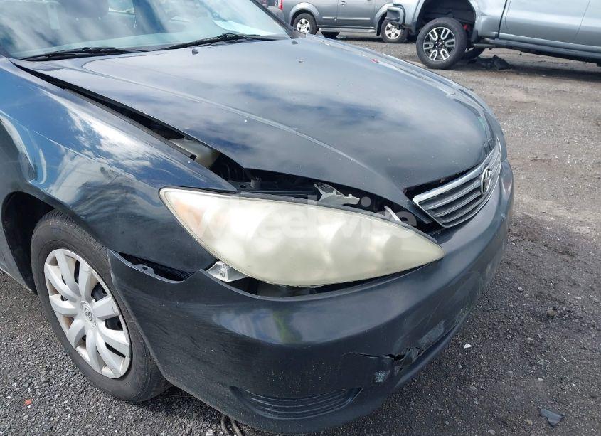 Photo 6 of 2005 Toyota Camry STD (VIN 4T1BE32K55U632921)