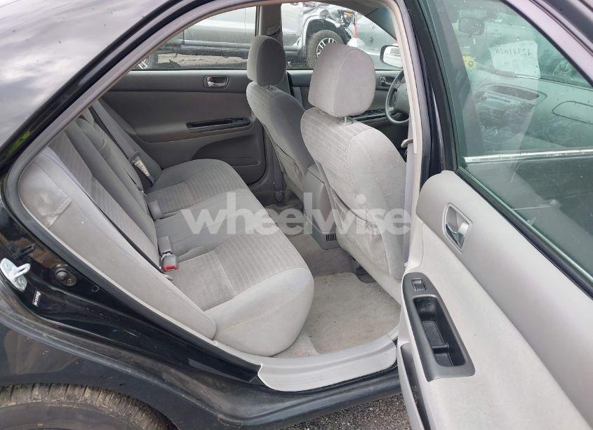 Photo 8 of 2005 Toyota Camry STD (VIN 4T1BE32K55U632921)