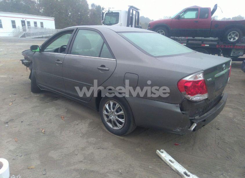 Photo 3 of 2005 Toyota Camry STD (VIN 4T1BE32K55U945922)