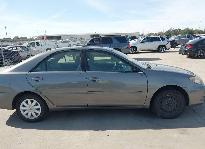 Photo 14 of 2005 Toyota Camry LE (VIN 4T1BE32K55U946214)