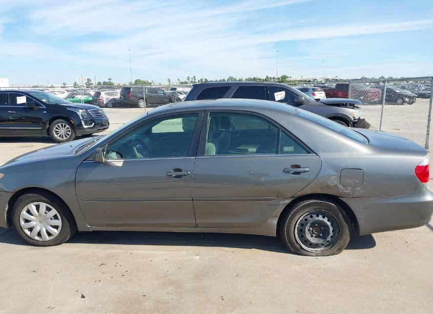 Photo 15 of 2005 Toyota Camry LE (VIN 4T1BE32K55U946214)