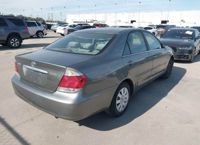 Photo 4 of 2005 Toyota Camry LE (VIN 4T1BE32K55U946214)
