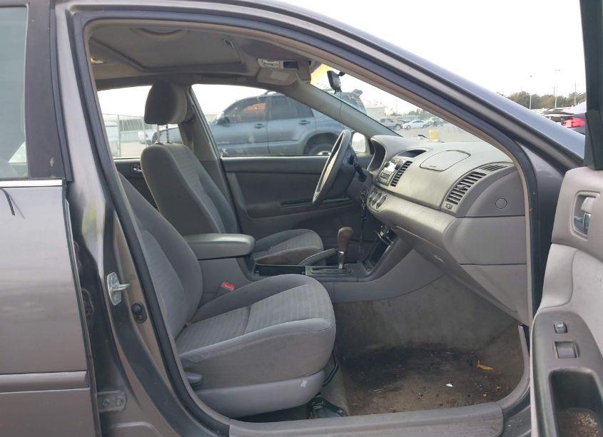 Photo 5 of 2005 Toyota Camry LE (VIN 4T1BE32K55U946214)