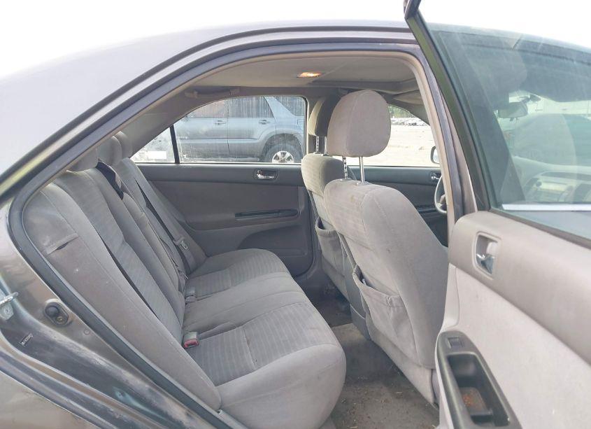 Photo 8 of 2005 Toyota Camry LE (VIN 4T1BE32K55U946214)