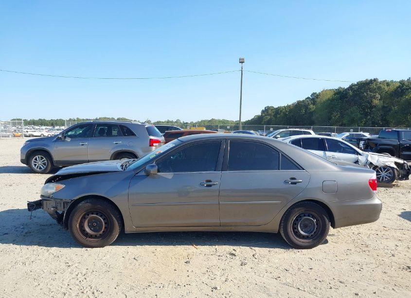 Photo 14 of 2005 Toyota Camry LE (VIN 4T1BE32K55U948786)