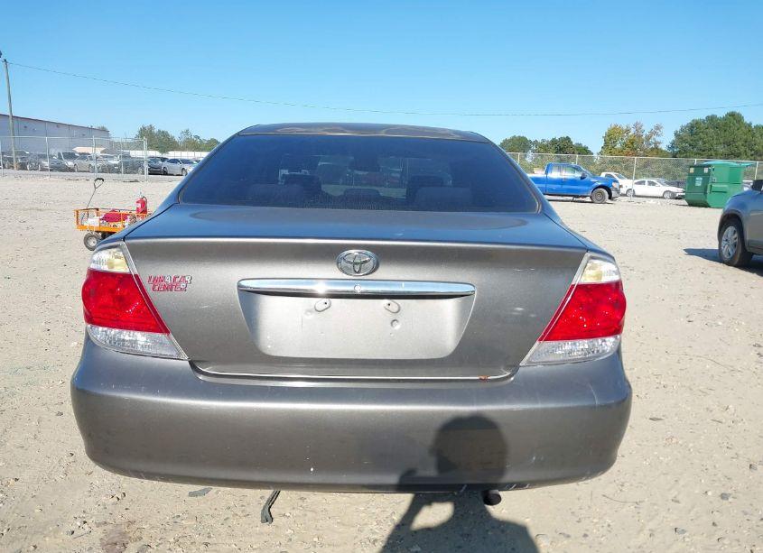 Photo 16 of 2005 Toyota Camry LE (VIN 4T1BE32K55U948786)