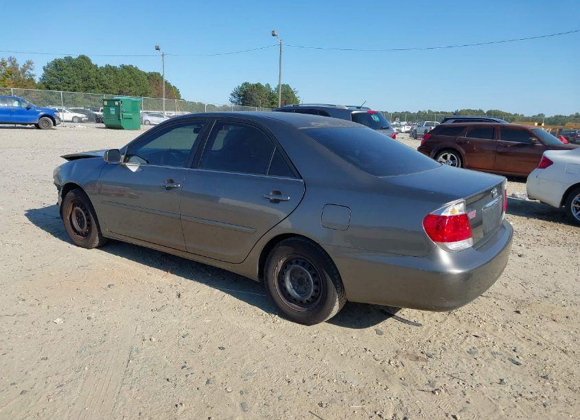 Photo 3 of 2005 Toyota Camry LE (VIN 4T1BE32K55U948786)