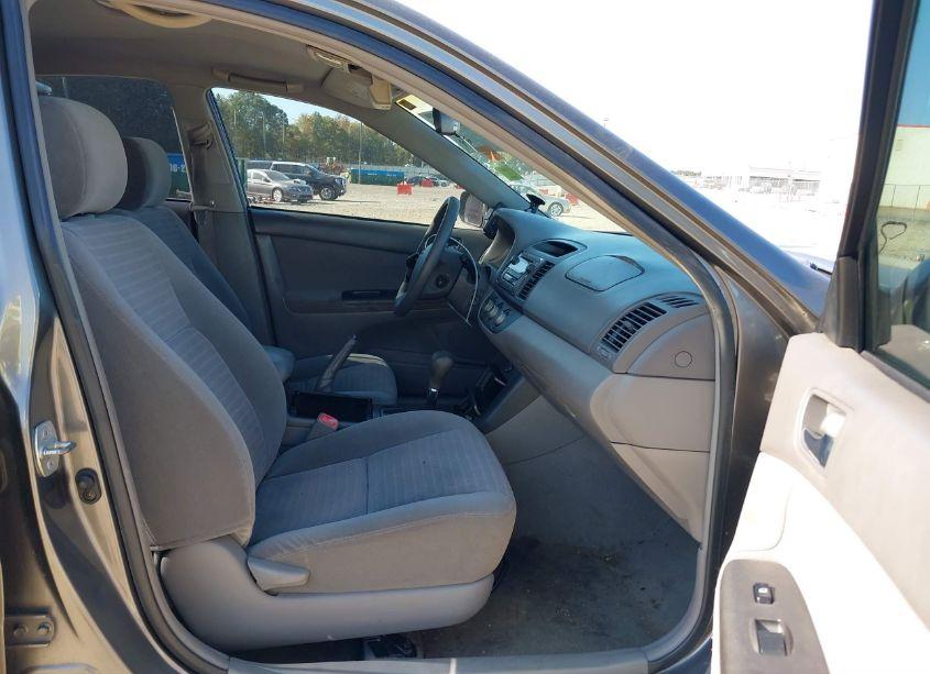 Photo 5 of 2005 Toyota Camry LE (VIN 4T1BE32K55U948786)