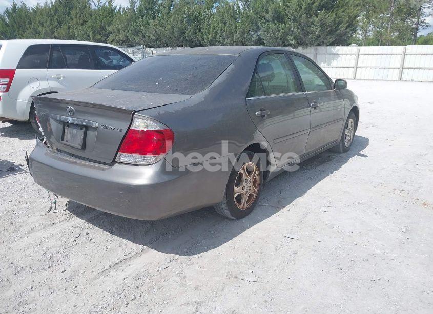 Photo 4 of 2005 Toyota Camry LE (VIN 4T1BE32K55U955026)