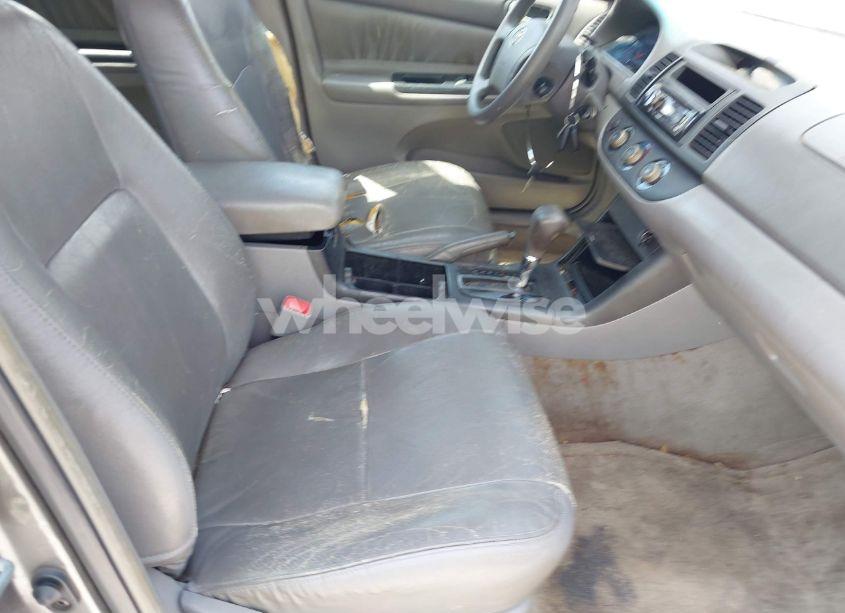 Photo 5 of 2005 Toyota Camry LE (VIN 4T1BE32K55U955026)