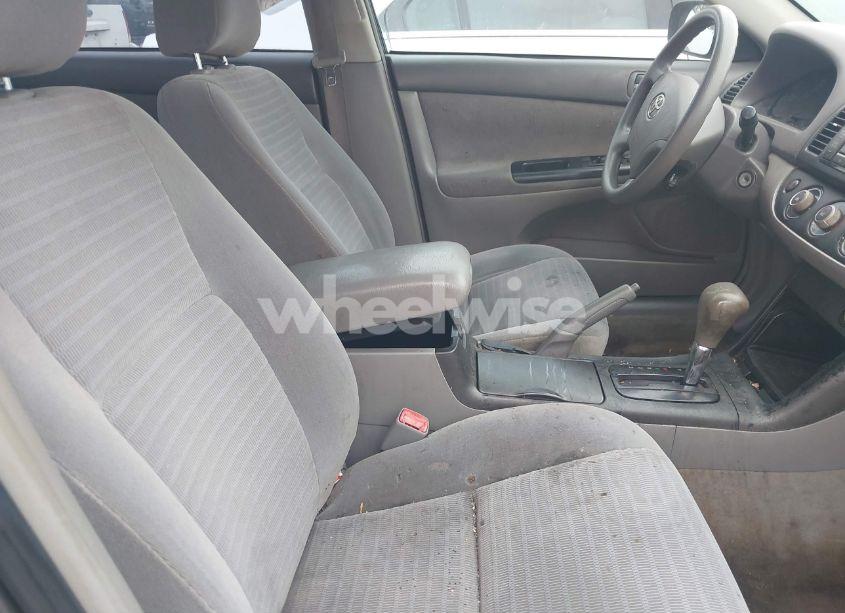Photo 5 of 2005 Toyota Camry STD (VIN 4T1BE32K55U955964)