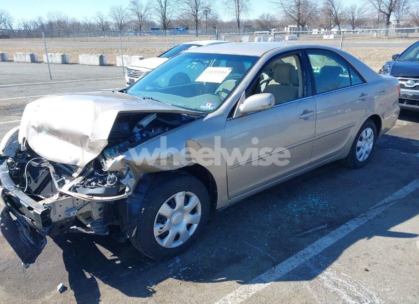 Photo 2 of 2005 Toyota Camry LE (VIN 4T1BE32K55U967645)