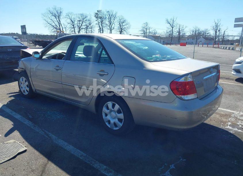 Photo 3 of 2005 Toyota Camry LE (VIN 4T1BE32K55U967645)