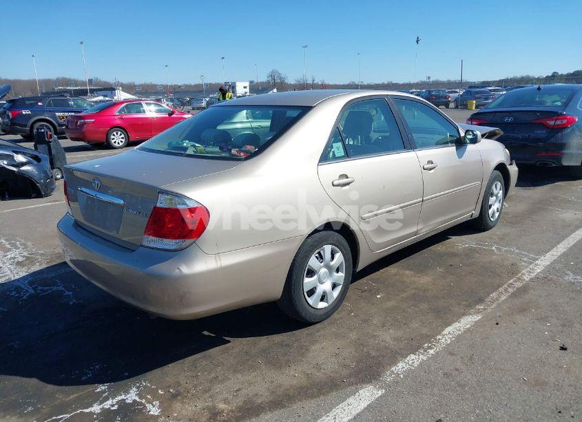 Photo 4 of 2005 Toyota Camry LE (VIN 4T1BE32K55U967645)