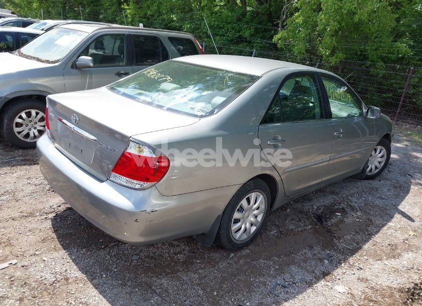 Photo 4 of 2005 Toyota Camry LE (VIN 4T1BE32K55U972084)