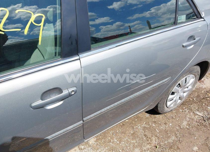 Photo 6 of 2005 Toyota Camry LE (VIN 4T1BE32K55U972084)