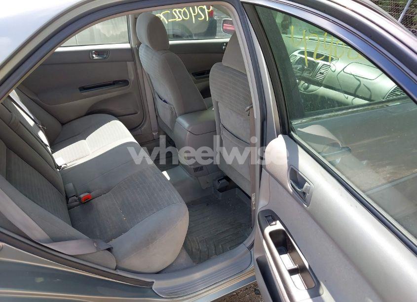 Photo 8 of 2005 Toyota Camry LE (VIN 4T1BE32K55U972084)