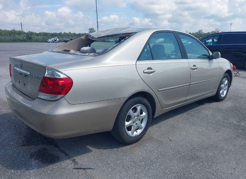 Photo 4 of 2005 Toyota Camry LE (VIN 4T1BE32K55U983411)