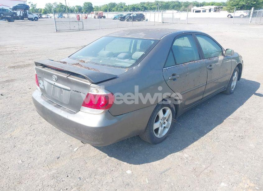 Photo 4 of 2005 Toyota Camry SE (VIN 4T1BE32K55U983425)