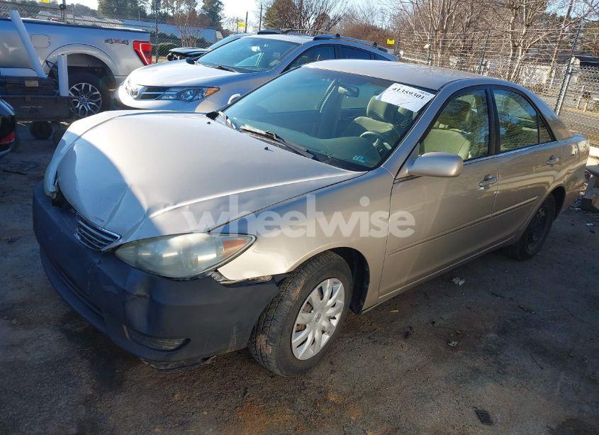Photo 2 of 2005 Toyota Camry LE (VIN 4T1BE32K55U984445)