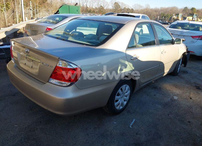 Photo 4 of 2005 Toyota Camry LE (VIN 4T1BE32K55U984445)