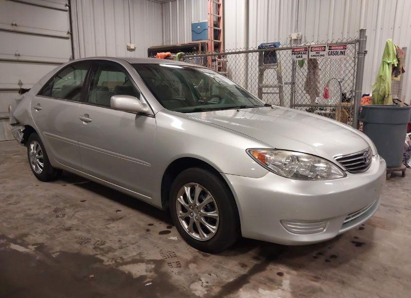 2006 Toyota Camry LE (VIN 4T1BE32K56U108315) main photo