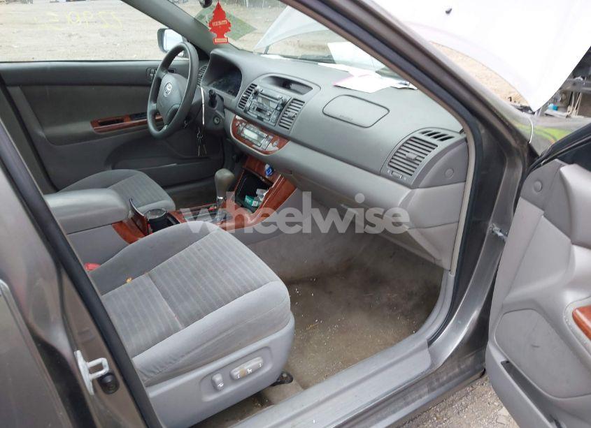 Photo 5 of 2006 Toyota Camry XLE (VIN 4T1BE32K56U641667)