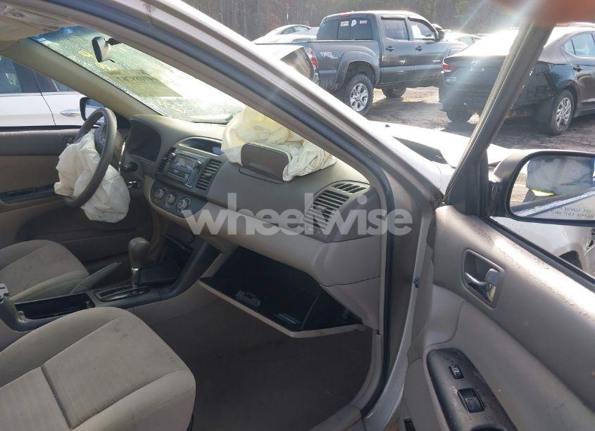 Photo 5 of 2006 Toyota Camry STD (VIN 4T1BE32K56U646271)