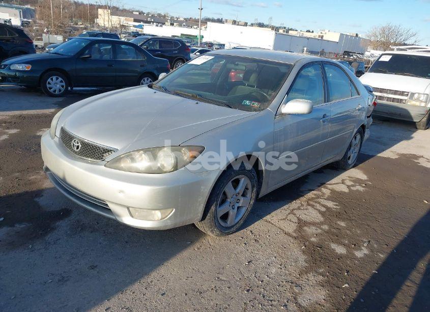 Photo 2 of 2006 Toyota Camry SE (VIN 4T1BE32K56U650742)