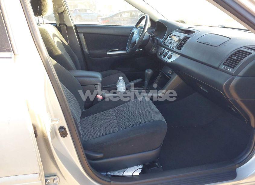 Photo 5 of 2006 Toyota Camry SE (VIN 4T1BE32K56U650742)