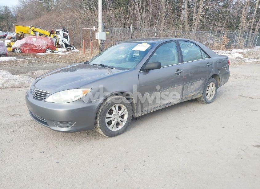 Photo 2 of 2006 Toyota Camry STD (VIN 4T1BE32K56U656525)
