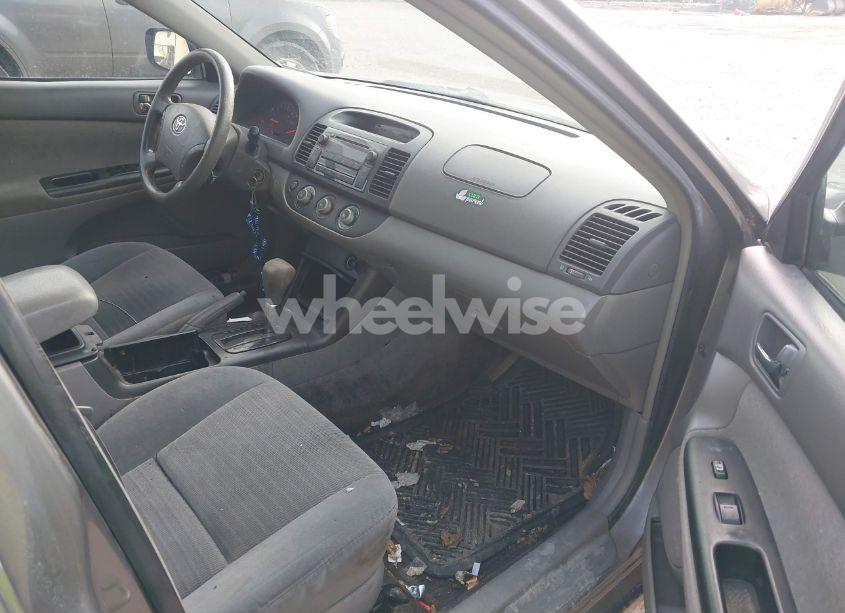 Photo 5 of 2006 Toyota Camry STD (VIN 4T1BE32K56U656525)