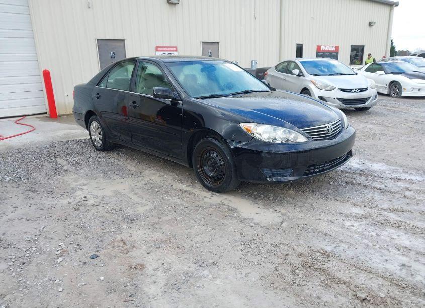 2006 Toyota Camry LE (VIN 4T1BE32K56U695440) main photo