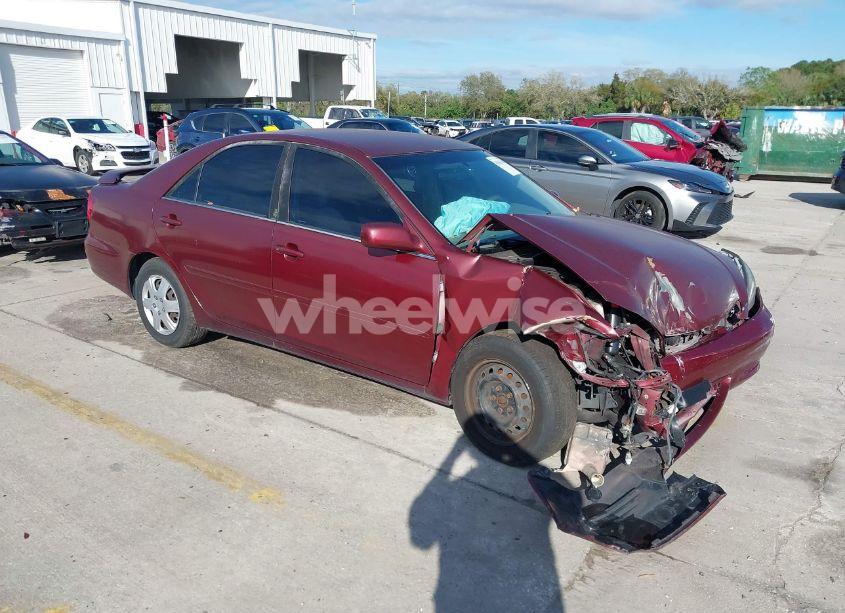 2002 Toyota Camry LE (VIN 4T1BE32K62U016141) main photo