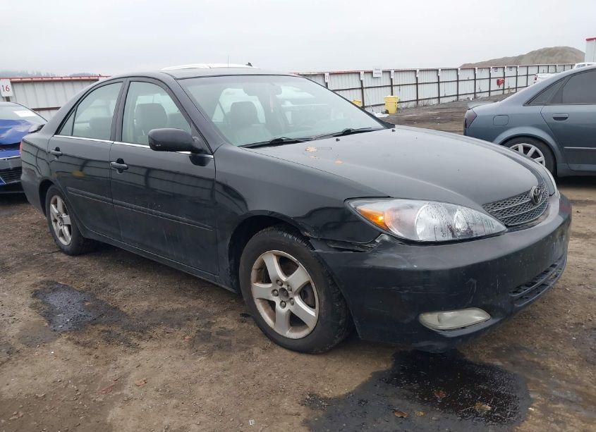 2002 Toyota Camry SE (VIN 4T1BE32K62U048846) main photo