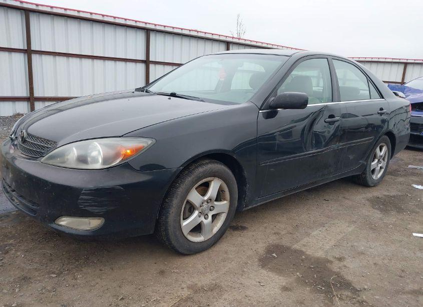 Photo 2 of 2002 Toyota Camry SE (VIN 4T1BE32K62U048846)