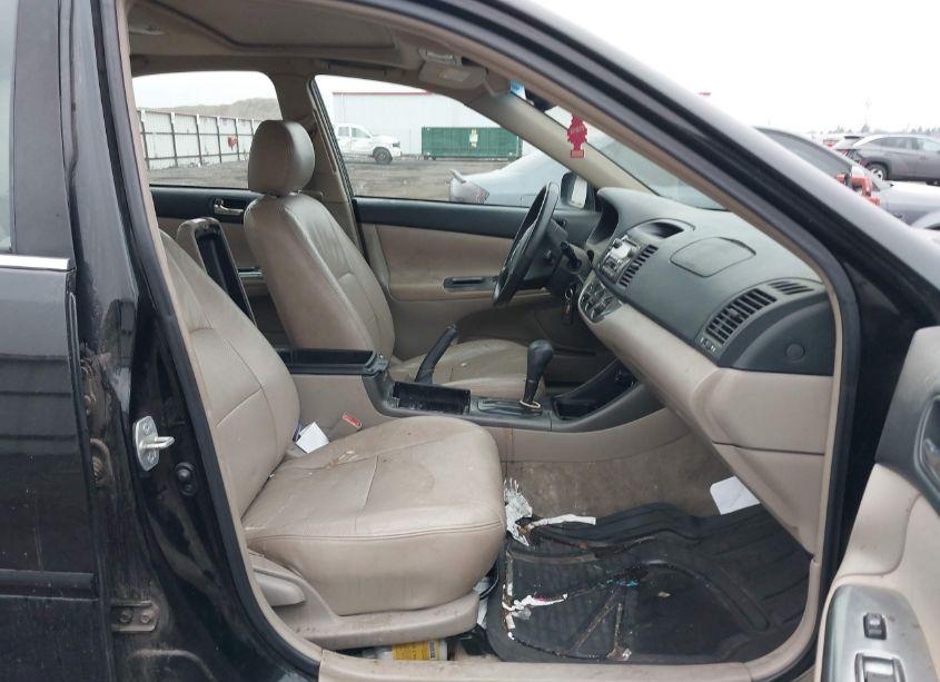 Photo 5 of 2002 Toyota Camry SE (VIN 4T1BE32K62U048846)