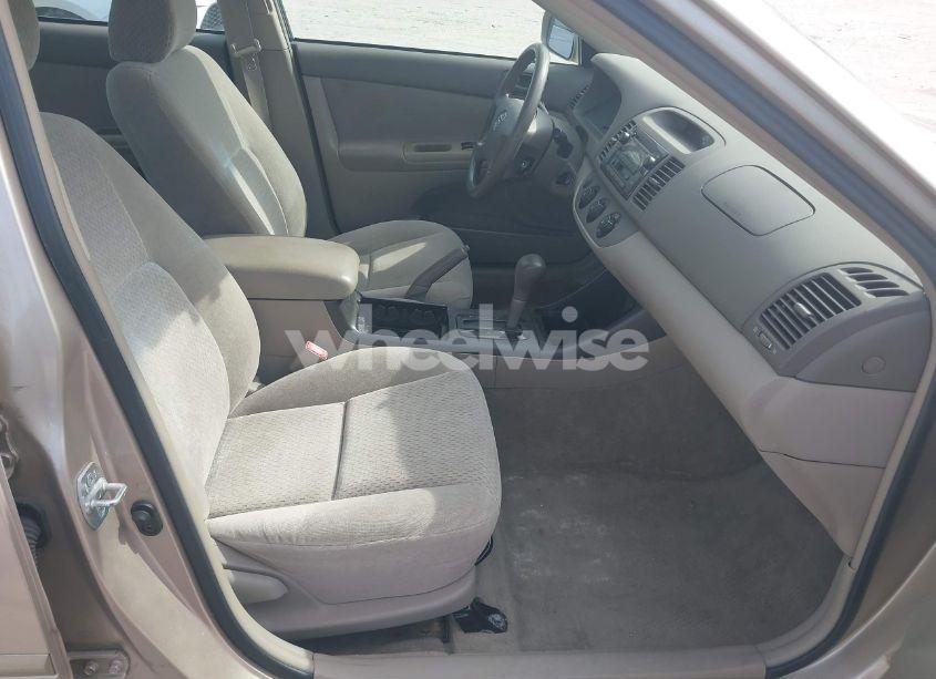 Photo 5 of 2002 Toyota Camry LE (VIN 4T1BE32K62U055599)