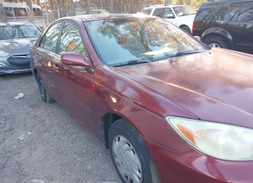 2002 Toyota Camry LE (VIN 4T1BE32K62U084407) main photo