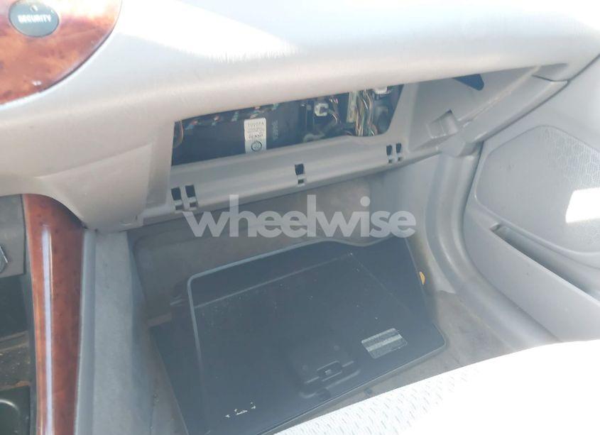 Photo 16 of 2002 Toyota Camry XLE (VIN 4T1BE32K62U111007)