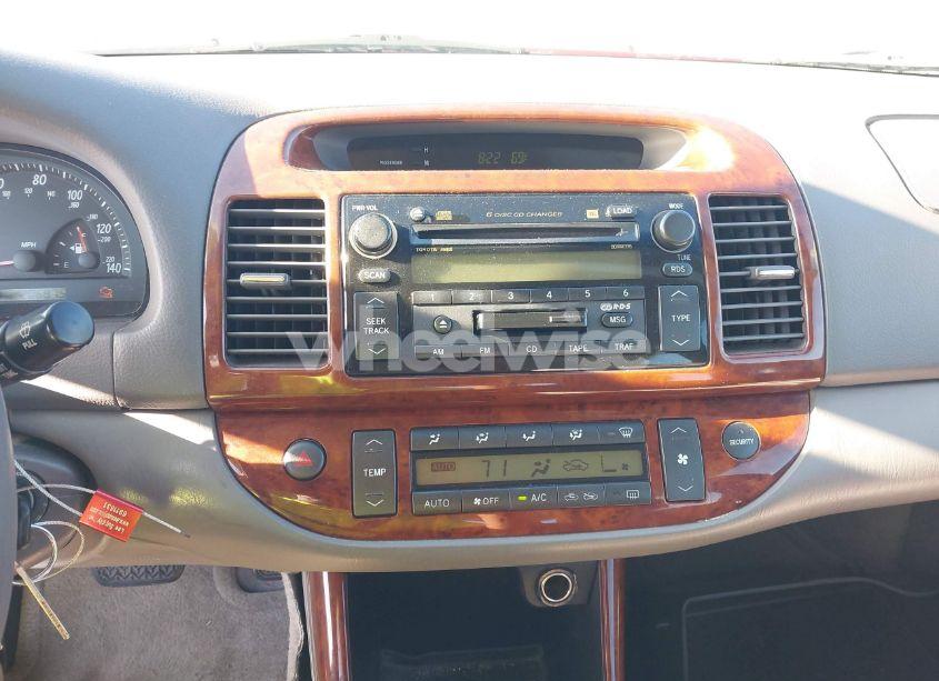 Photo 17 of 2002 Toyota Camry XLE (VIN 4T1BE32K62U111007)