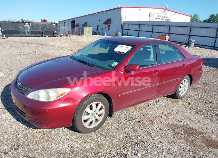 Photo 2 of 2002 Toyota Camry XLE (VIN 4T1BE32K62U111007)