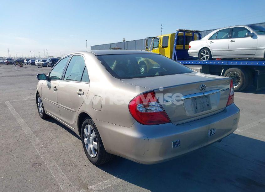 Photo 3 of 2002 Toyota Camry LE (VIN 4T1BE32K62U511519)