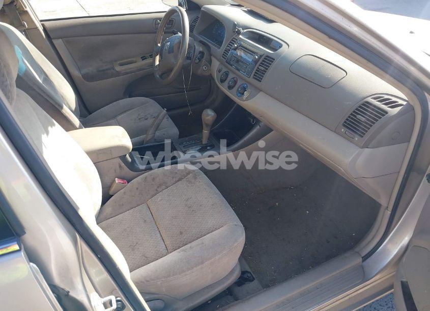 Photo 5 of 2002 Toyota Camry LE (VIN 4T1BE32K62U511519)