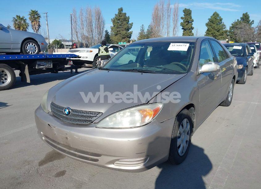 Photo 6 of 2002 Toyota Camry LE (VIN 4T1BE32K62U511519)
