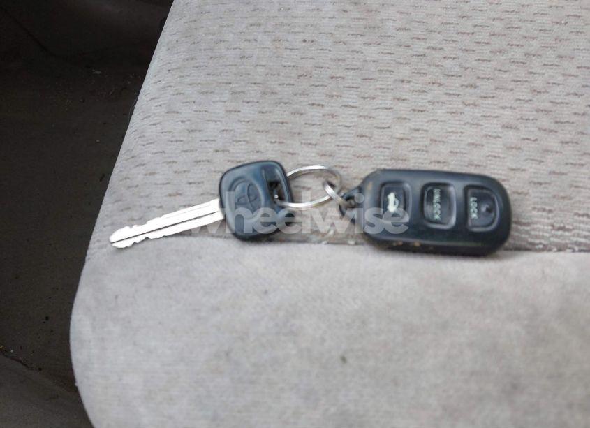 Photo 11 of 2002 Toyota Camry LE (VIN 4T1BE32K62U527199)