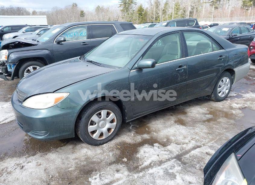 Photo 2 of 2002 Toyota Camry LE (VIN 4T1BE32K62U527199)