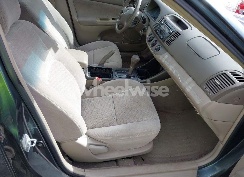 Photo 5 of 2002 Toyota Camry LE (VIN 4T1BE32K62U527199)