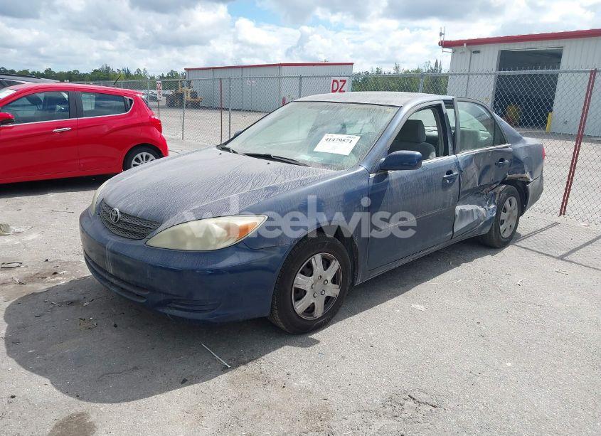 Photo 2 of 2002 Toyota Camry LE (VIN 4T1BE32K62U535223)