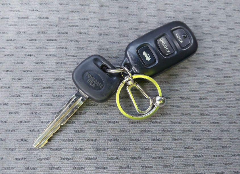 Photo 11 of 2002 Toyota Camry XLE (VIN 4T1BE32K62U537621)